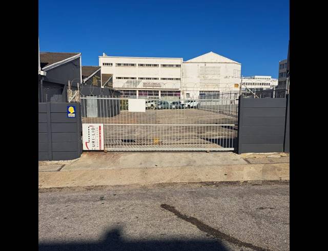 INDUSTRIAL PROPERTY TO RENT IN NORTH END